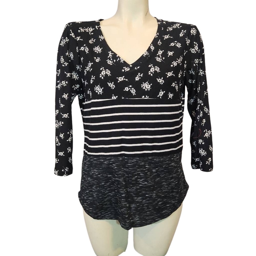 Bobbie Brooks Black and White Floral‎ Striped Top Size Medium